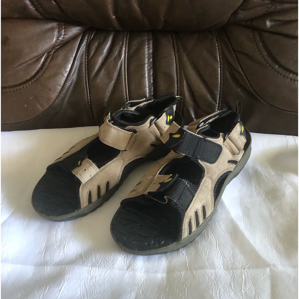 Faded Glory leather men’s sandals, size 11